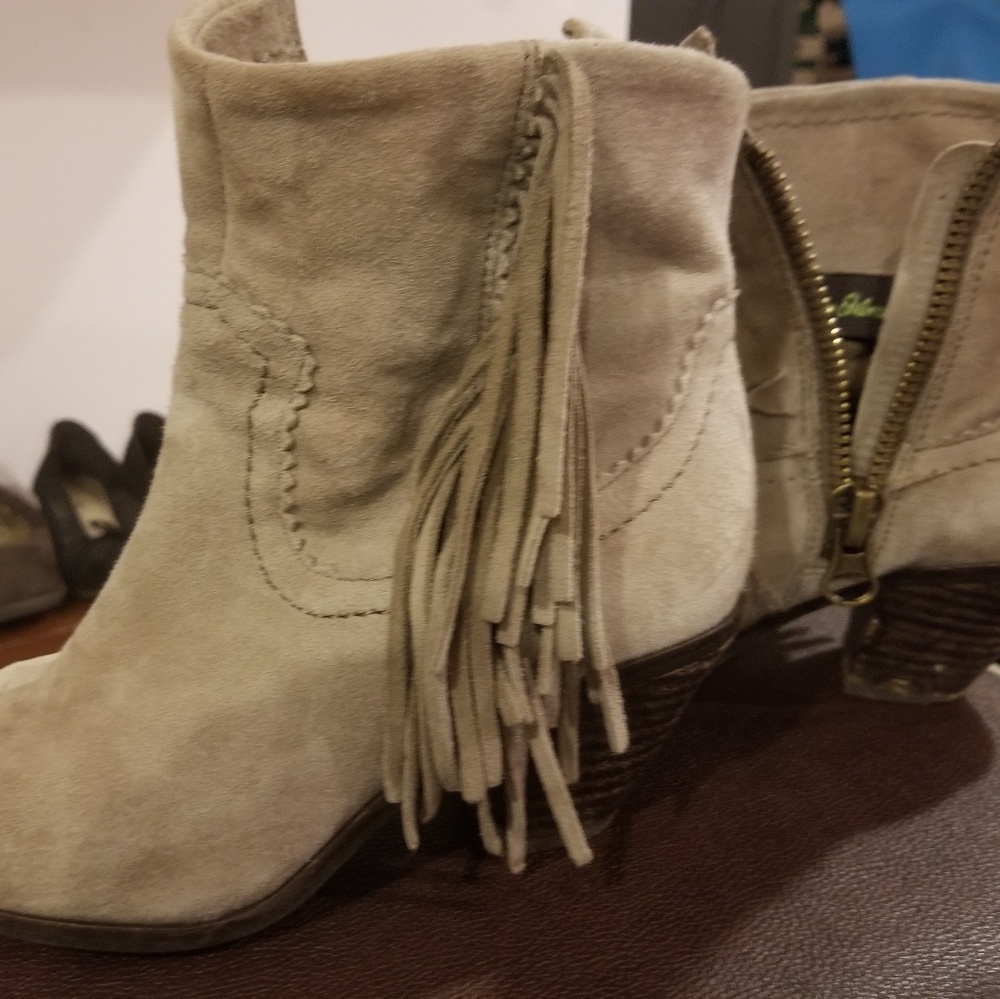 Girls boots